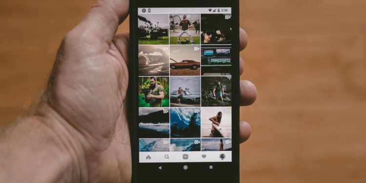 How to Use Instagram Stories to Promote Your Team